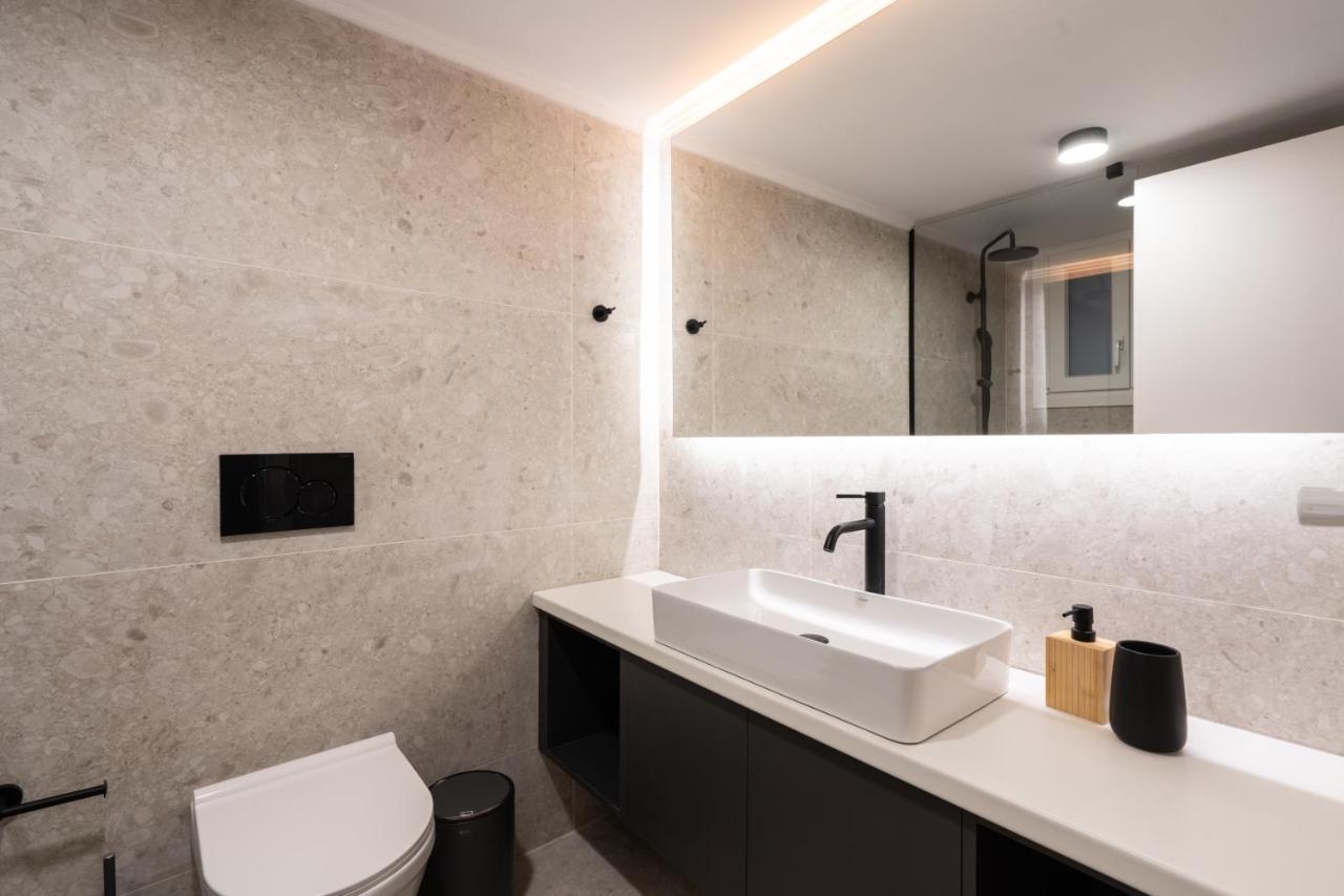 Unique 2 Bedrooms Apartment, Steps To Plaka And City Center Atina Dış mekan fotoğraf
